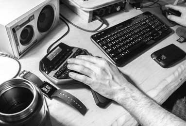 51爆料深度揭秘：八卦风波背后，主持人在酒吧后巷的角色极其令人意外